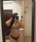 Fata cu forme apetisante - imagine 2