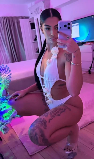 Scriem pe watpp Show Nud Cu Acesori La Alegera Ta