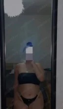 Bruneta sexy new în domeniu - imagine 1