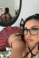 Buna sunt Anais fac deplasari la voi sau hotel - imagine 1