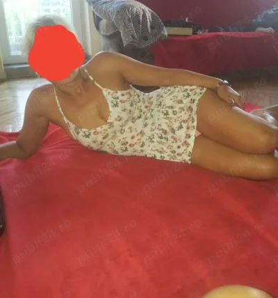 Doamna frumoasa ,discreta,mimiona