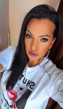 Transexuala reala fac si show web - imagine 1