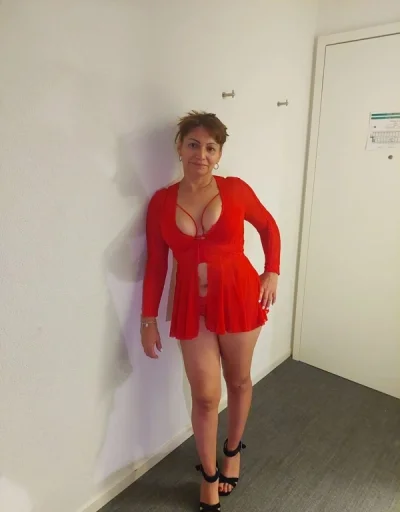 Buna sunt Gloria !!fac si deplasari !!Spanioloica poze reala