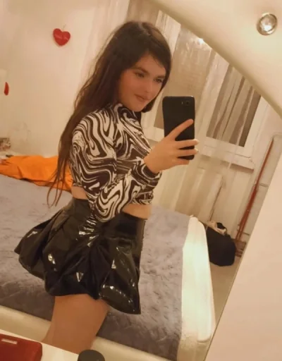 Buna ma numesc Andreea noua