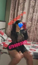 Nouă în oraș , ador sărutările intime - imagine 3