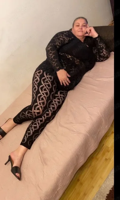 Azi am ajuns. Doamna forme voluptoase 100 %reala