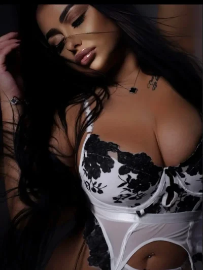 O singură zi în orașul tău singură în locație mă adresez doar domnilor generoși cu bun simț