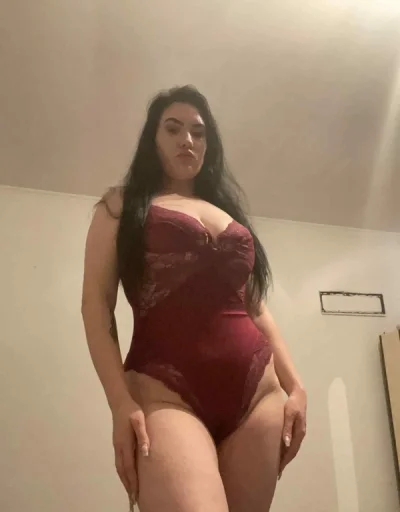 Buna sunt Andreea am 24 de ani