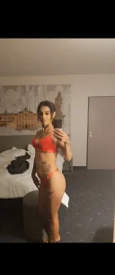 Noua in orasul tau Bruneta sexi DOAR DEPLASARI - imagine 1