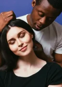 Străin caută fată femeie pentru relație intima - imagine 2