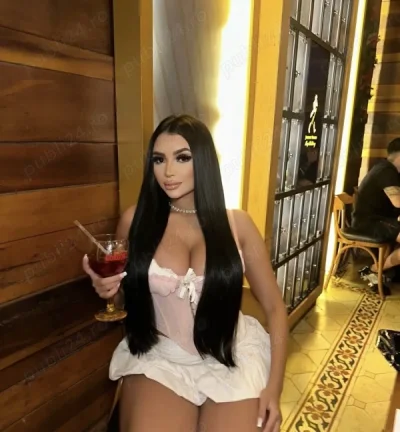 Tu și privirea ta mă faci să pierd controlul