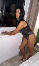 Brunetă slim poze reale - imagine 4