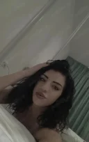 Buna eu sunt Denisa - imagine 1