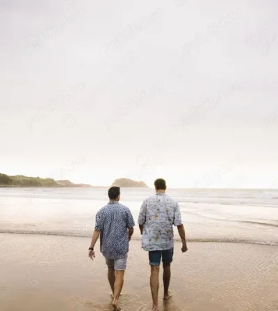 Doi bărbați exclusiv pentru doamne!