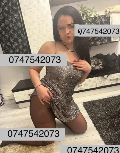 Acum in oras o fata tânără poze reale si recente