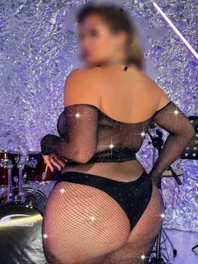 Doamna Cu forme Rubensiene !! Te invit la Companie !! Cu multa pasiune și răsfăț!! PARTY!!