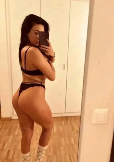 La Mine Sau La Tine Party, Cupluri