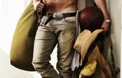 Gigolo - Companie pentru doamne