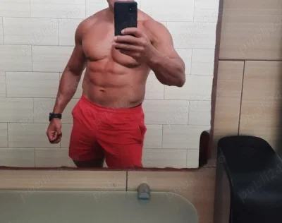 Barbat matur si dotat