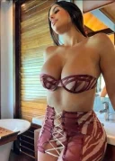 LORA bruneta momentului new - imagine 2