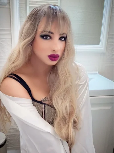 Transexuala Estela Noua ! Poze noi !