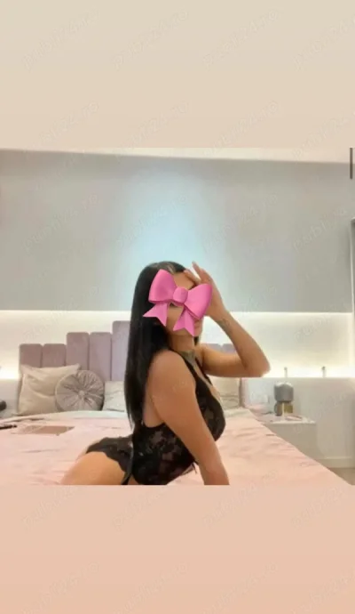 Fac deplasări !! Am și colege ..