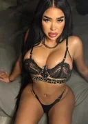 Giulya Prima In Orasul Tau Doar Deplasari - imagine 5