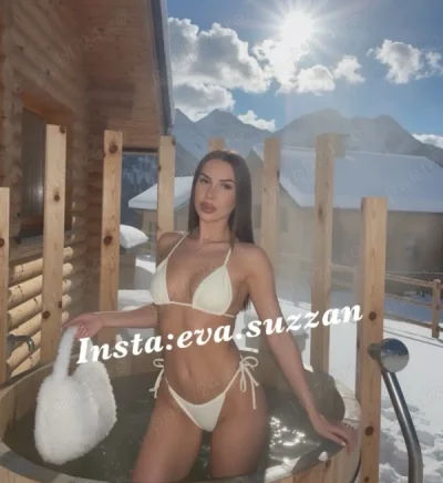 Instagram : eva.suzzan