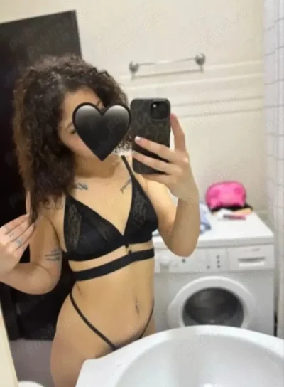 Buna eu sunt Denisa faci și deplasari