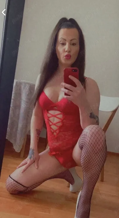 Denysa reala pot oferi si show web