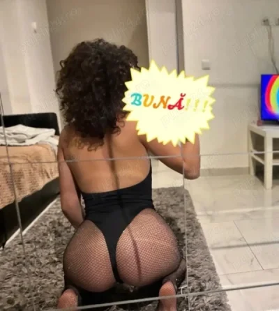 Denisa! 20 de ani! Fac și deplasări!