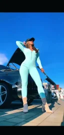 Tânăra studenta - imagine 1