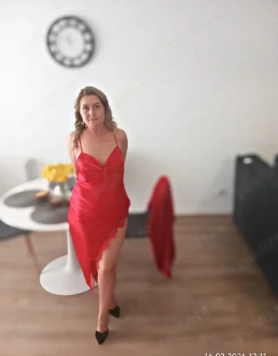 Am revenit,blonda sexy și dulce.