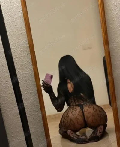 Ce-a m-ai jucăuș dornică de aventuri