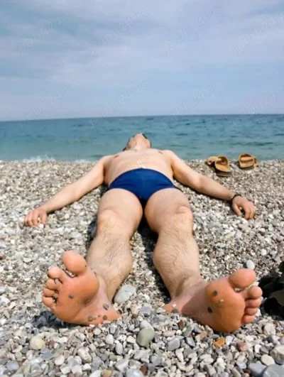 Dotat caut cupluri și femei pentru distracție.