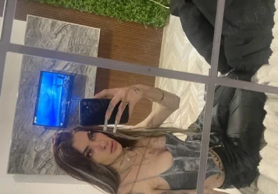 Cuplu Fată și Trans