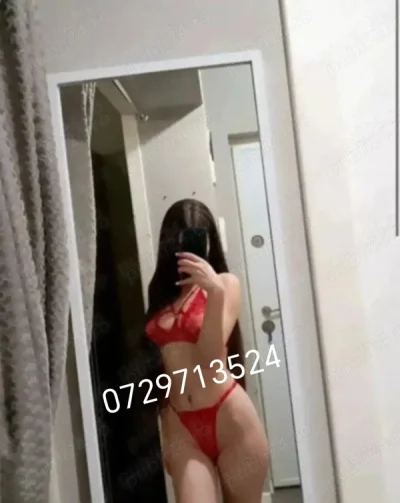 Puștoaică Sexy-Singurica în Locație!