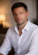 Bărbat 38 ani caut femeie feminină discret și serios - imagine 1