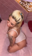 Singura in locație intimitate poze reale - imagine 3