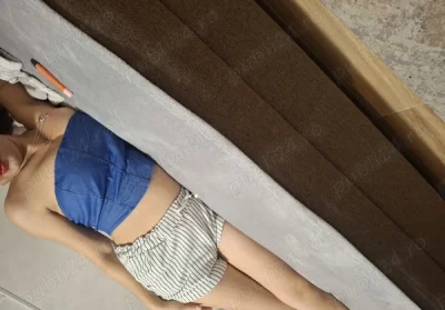 Bună,sunt Roxana si am 22 de ani.