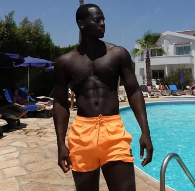 Doar cupluri și femei mature