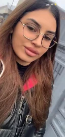 Bruneta sexii la tine in oras - imagine 1