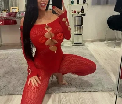 -bruneta rafinata,dorinta exclusiva -high class