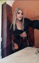 Ariana cross-dresse, BARBAT, te minte, si ameninta cu alti indivizi in camera cealalta - imagine 1