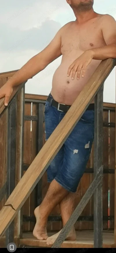 Bărbat casatorit caut cuplu, doamne sau domnișoare