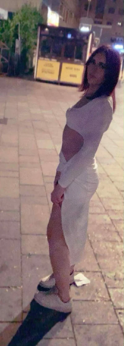 Transexuala daria poze reale facute recent ofer si show web