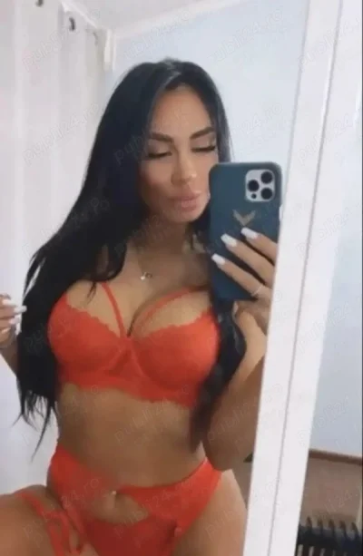 Bună sunt Anais Fac doar deplasari!