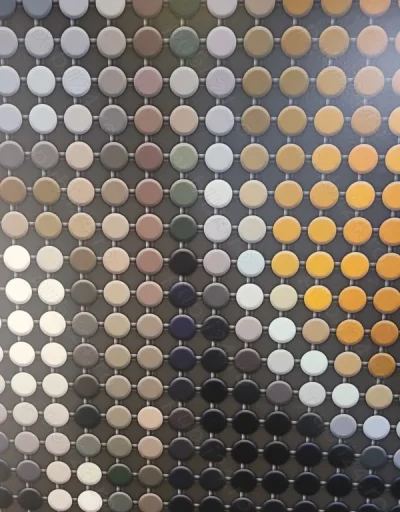 Tânăr și discret caut doamna pentru distractie și relaxare