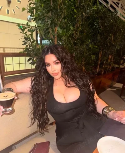 Reala , dornica de fantezi nebune. Fac si Deplasari.