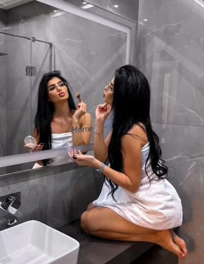 Bruneta dulce, pentru puțin timp aici